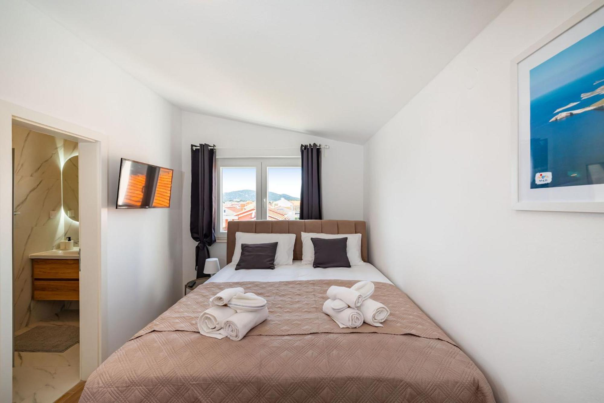 Apartment Lucija Mari Tribunj (Sibenik-Knin)